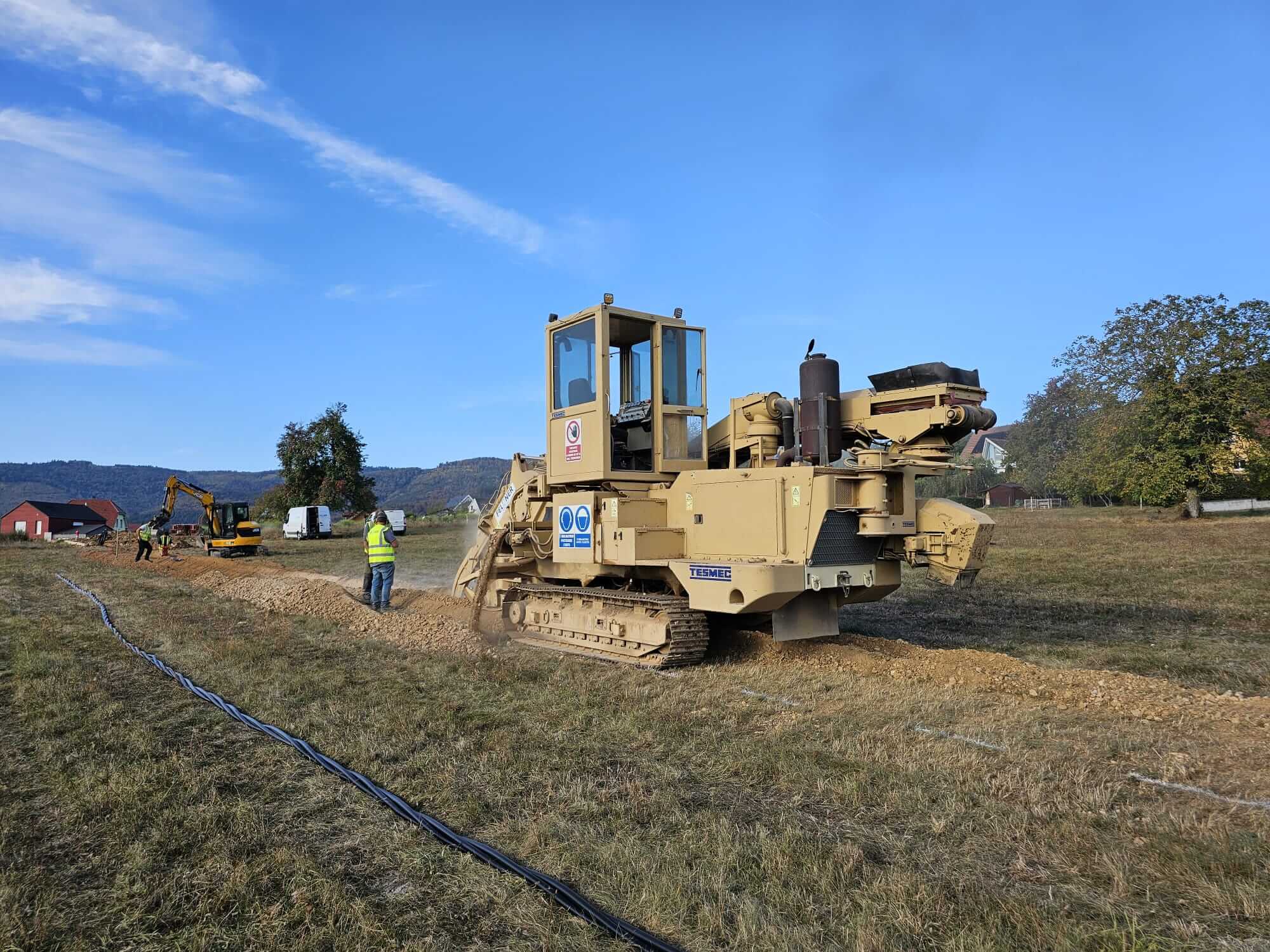 trancheuse de sol en alsace sur chantier